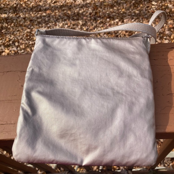 Kipling silver crossbody purse - Picture 4 of 9